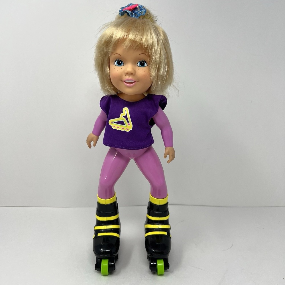 Soozie Skates Friction Skater Doll Playtime Tyco 1992 12"